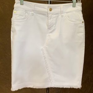 TOMMY BAHAMA JEAN STRAIGHT SKIRT—LIKE NEW MINT!